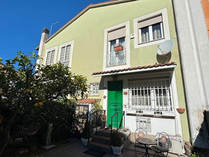 Casa con 6 locali in affitto in Viale Gorgia di Leontini, Casal Palocco, Roma