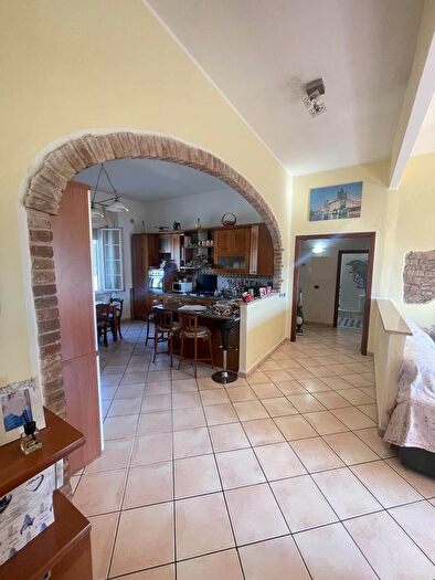 Appartamento quadrilocale in vendita in Campiglia Marittima