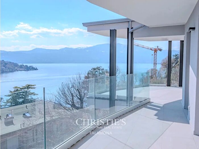 Appartamento quadrilocale in vendita in Laveno Mombello