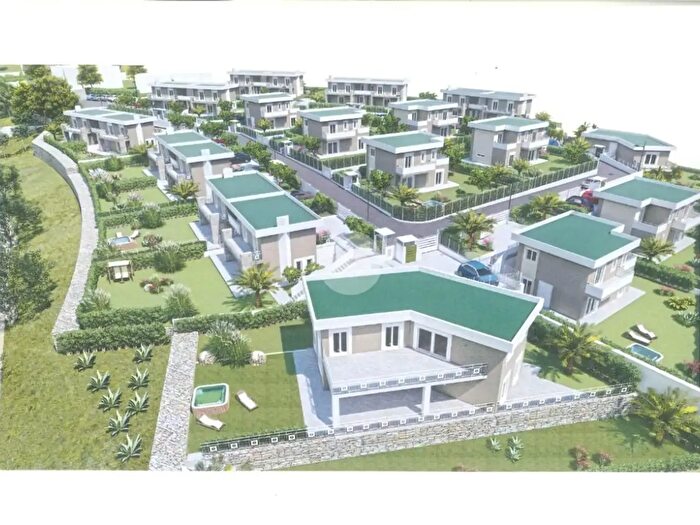 Casa quadrilocale in vendita in Via Torre Mangoni, Torchiara