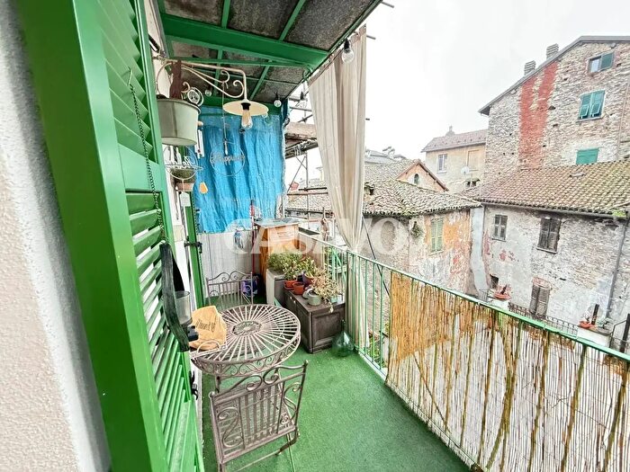Appartamento quadrilocale in vendita in Via Borgo di Dentro, Ovada