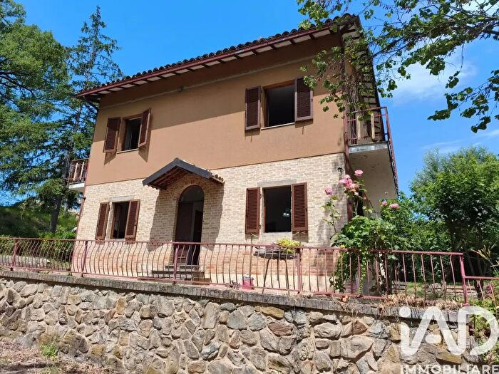 Casa con 7 locali in vendita in Via delle Grazie, Sarnano