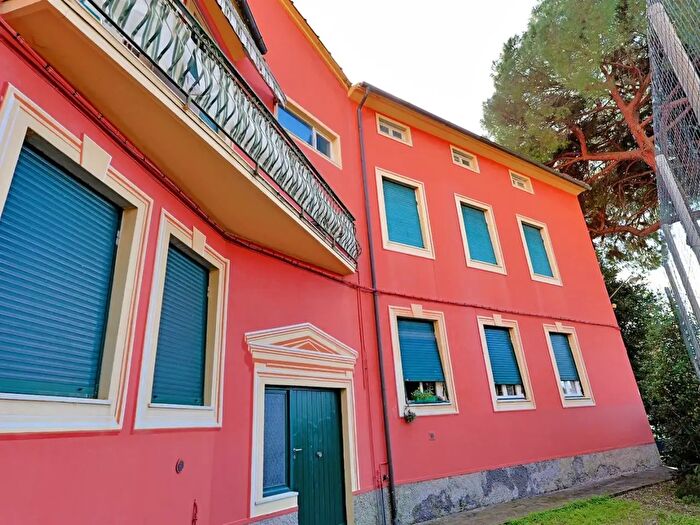 Appartamento quadrilocale in vendita in Via Iside Beverino, Bonassola