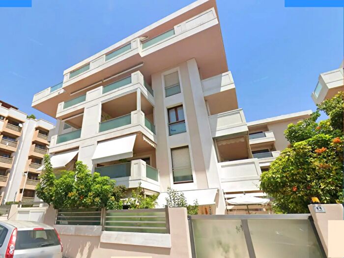 Appartamento quadrilocale in affitto in Via Bari, Cagliari