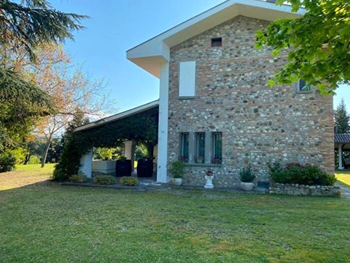 Casa con 6 locali in vendita in Santarcangelo Di Romagna