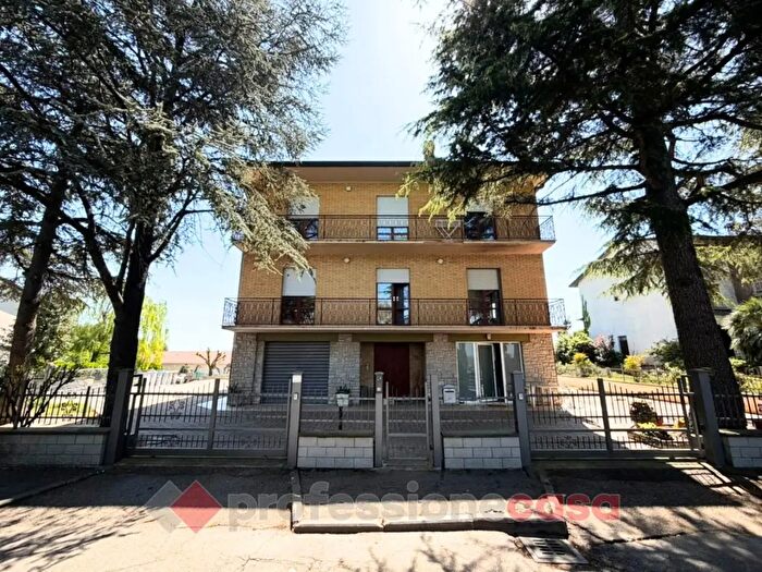 Appartamento con 5 locali in vendita in Via delle Guardie, Perugia