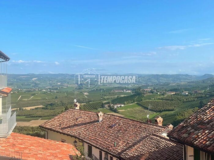 Casa quadrilocale in vendita in Verduno