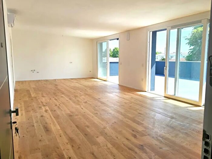Appartamento con 5 locali in vendita in Via Don Orione, Stra