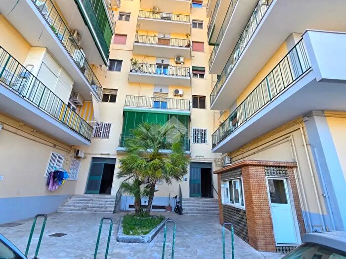 Appartamento quadrilocale in vendita in Via Gaetano Poli, Portici