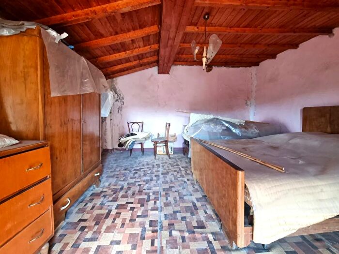 Casa trilocale in vendita in Via Villa di Piteccio, Pistoia