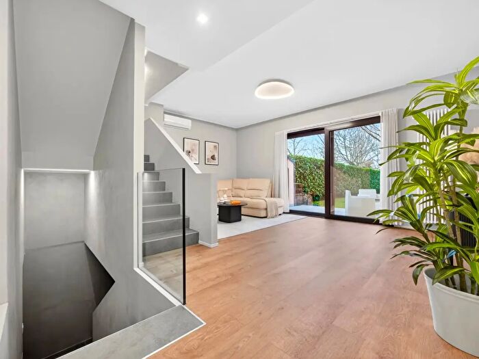 Casa quadrilocale in affitto in Viale dei Platani, Arese