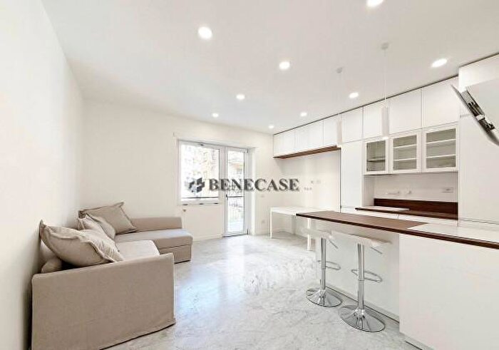 Appartamento bilocale in vendita in Piazza Irnerio, Roma