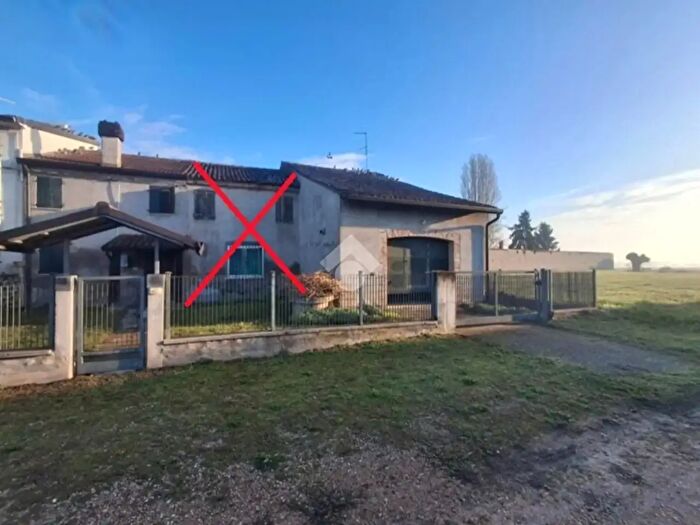 Casa trilocale in vendita in San Pietro Di Morubio