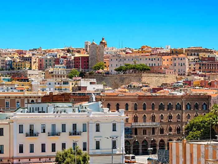 Appartamento quadrilocale in vendita in Viale La Plaia, Cagliari