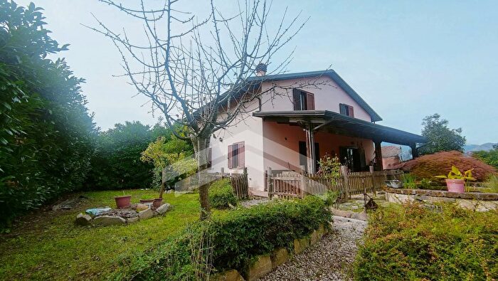 Casa con 5 locali in vendita in Cda Santa Maria, Vinchiaturo