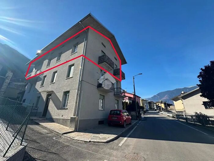 Appartamento quadrilocale in vendita in Via Singelle, Colorina