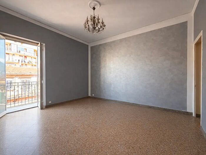 Appartamento trilocale in vendita in Via Cuba, Palermo