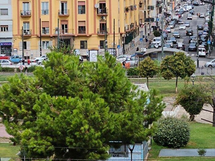 Appartamento quadrilocale in affitto in Via Nazionale, Vasto, Napoli