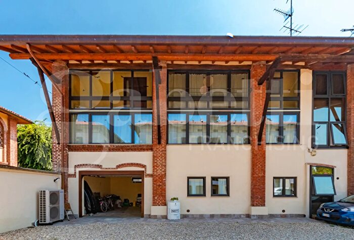 Casa in vendita in Via Val dAosta, Rozzano