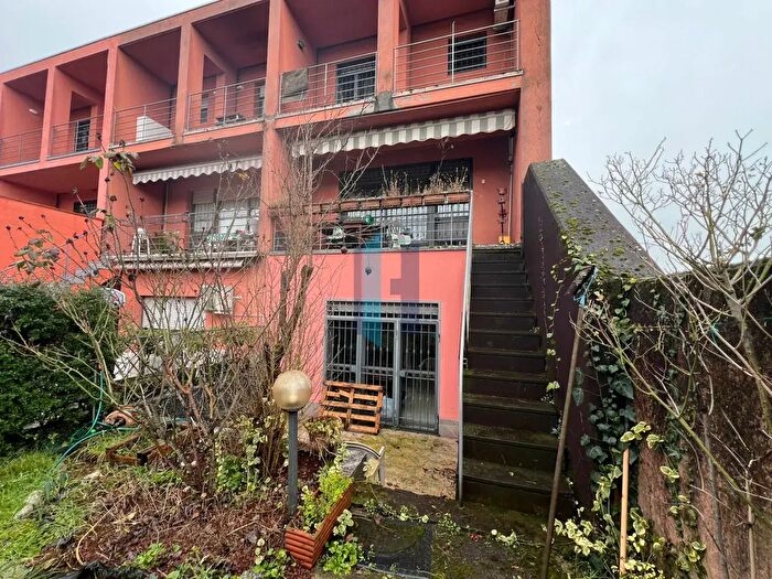 Casa quadrilocale in vendita in Via Robusti, Brescia