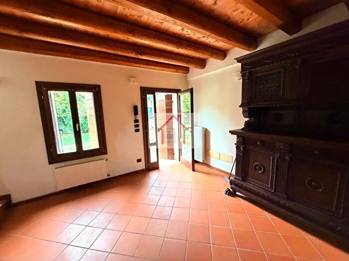 Casa trilocale in vendita in Via della Vittoria, Giavera Del Montello