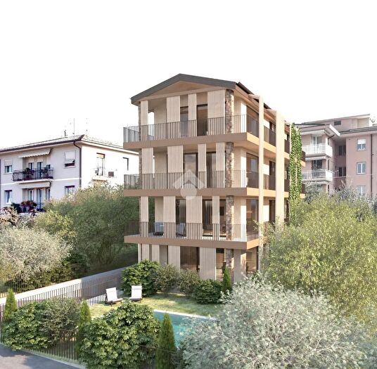 Appartamento trilocale in vendita in Località Crosetta, Torri Del Benaco