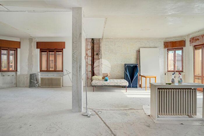 Appartamento con 5 locali in vendita in Via Paolo Caliari, San Martino Buon Albergo