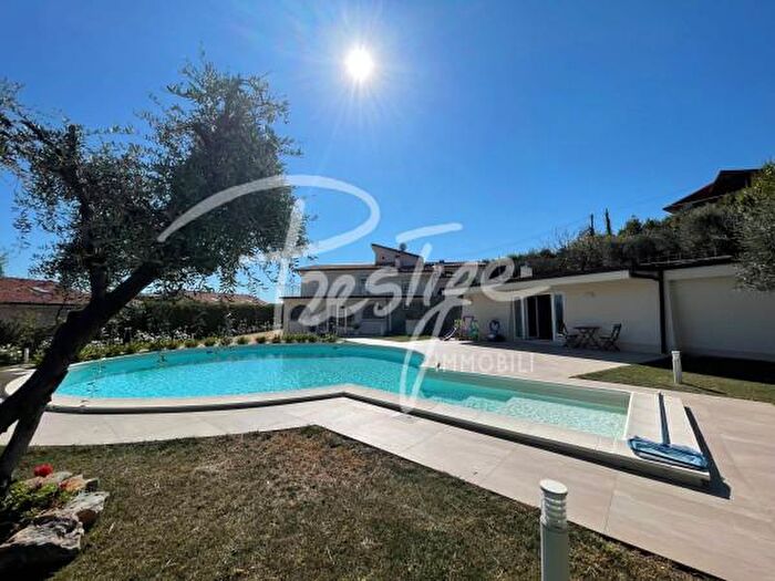 Casa con 6 locali in vendita in Via Coregna, La Spezia