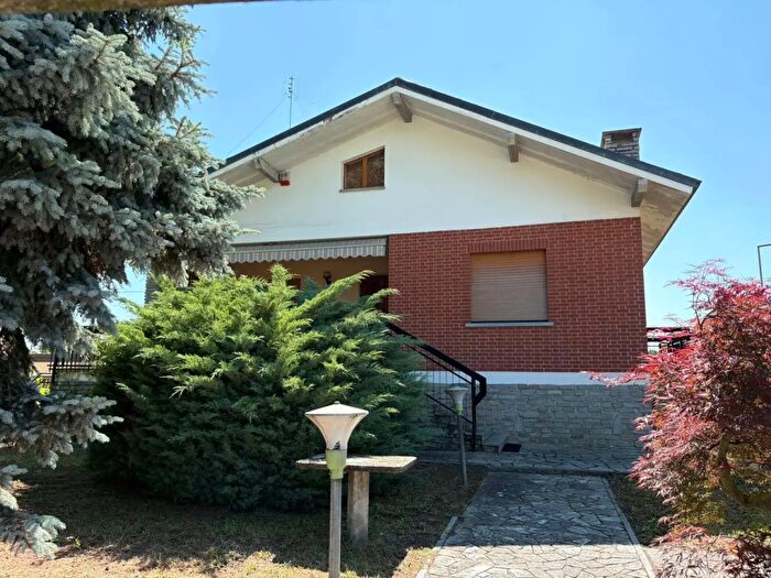 Casa con 9 locali in vendita in Stradale Pinerolo, Bricherasio