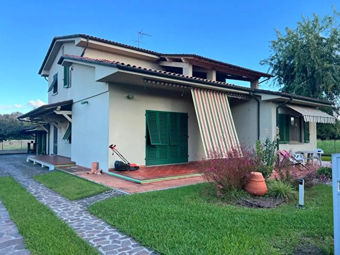 Casa con 8 locali in vendita in a del Chiasso Lunata, Capannori