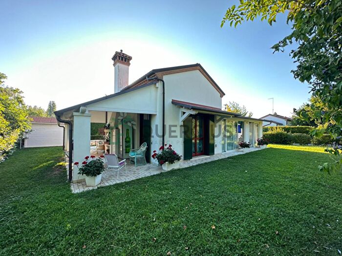 Casa trilocale in vendita in Via Ivone Grassetto, Jesolo