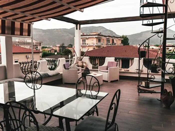 Casa con 6 locali in vendita in Terracina