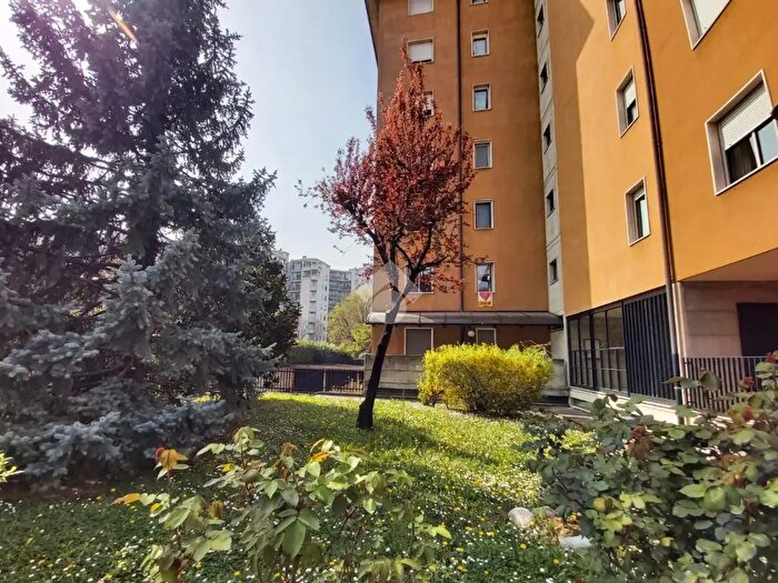 Appartamento trilocale in vendita in Via Caprera, Bergamo