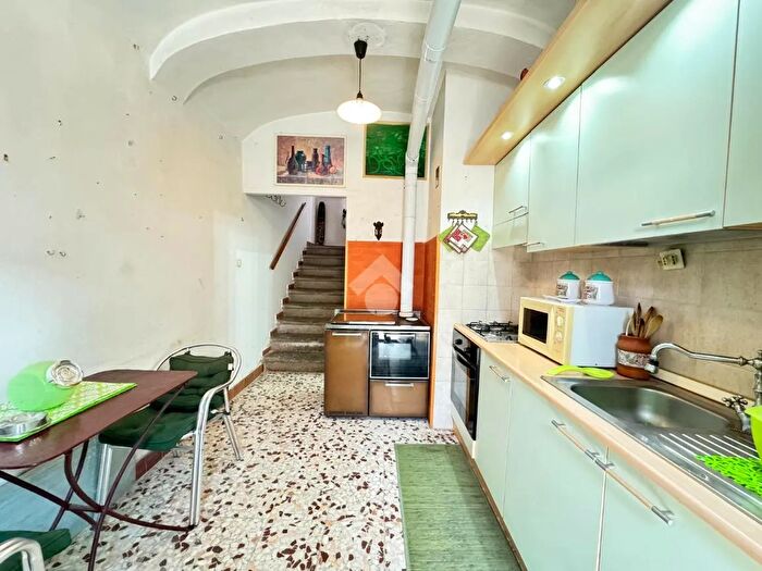 Appartamento trilocale in vendita in Via Roma, Arlena Di Castro