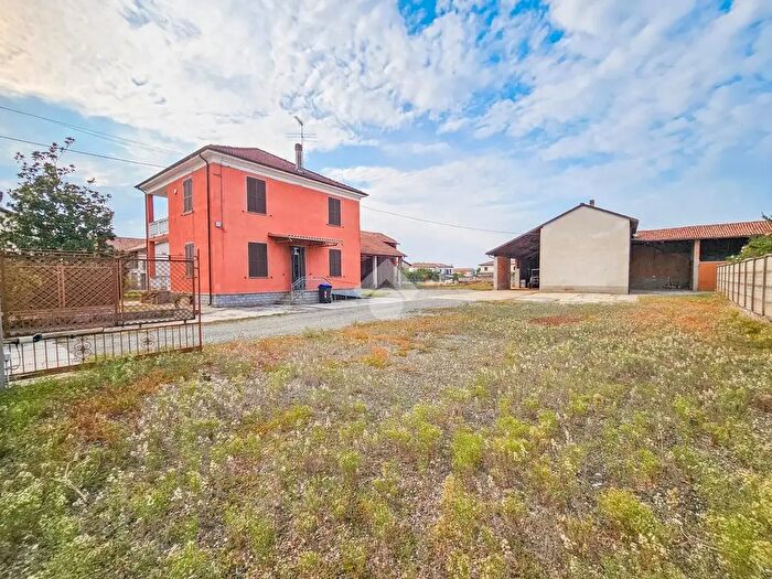 Casa con 6 locali in vendita in Via Tortona, Bosco Marengo