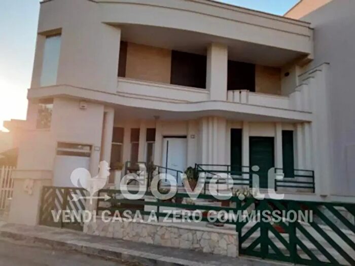 Appartamento con 6 locali in vendita in Latiano