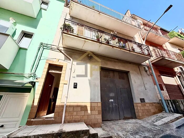 Casa con 6 locali in vendita in Via Pompeo Vannucci, Balestrate