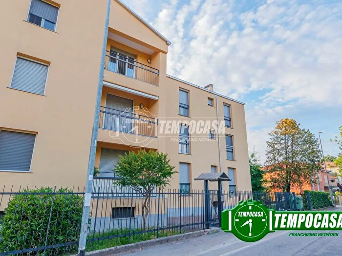 Appartamento trilocale in vendita in Via Santa Maria, Binasco