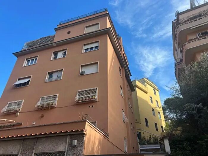 Appartamento con 6 locali in affitto in Via Alberto Caroncini, Roma
