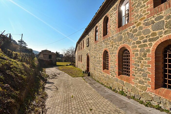 Casa con 20 locali in vendita in Via Marlianese, Serravalle Pistoiese