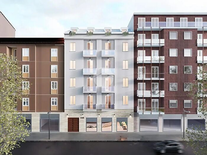 Appartamento trilocale in vendita in Via Angelo Inganni, Milano