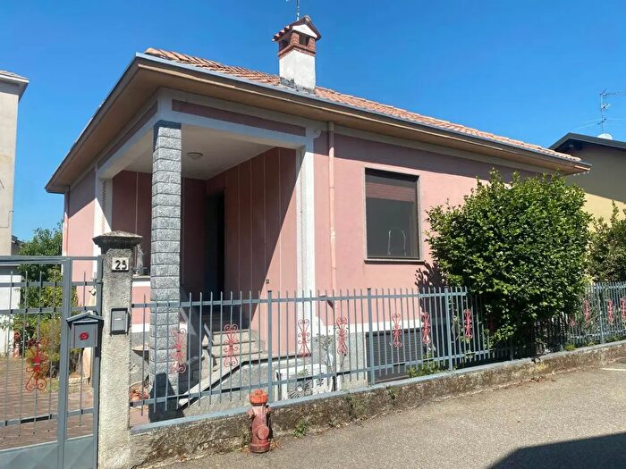 Casa trilocale in vendita in Vigevano