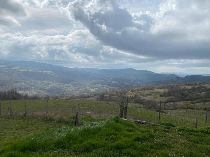 Casa con 9 locali in affitto in Roccalbegna