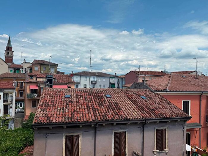 Appartamento quadrilocale in vendita in Via Antonio Pisano, Verona