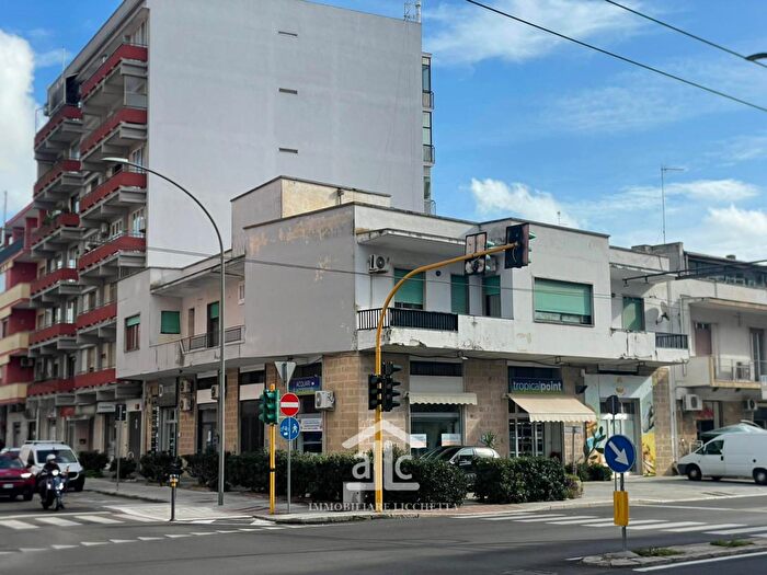 Appartamento trilocale in vendita in Via Bnedetto Croce, Lecce