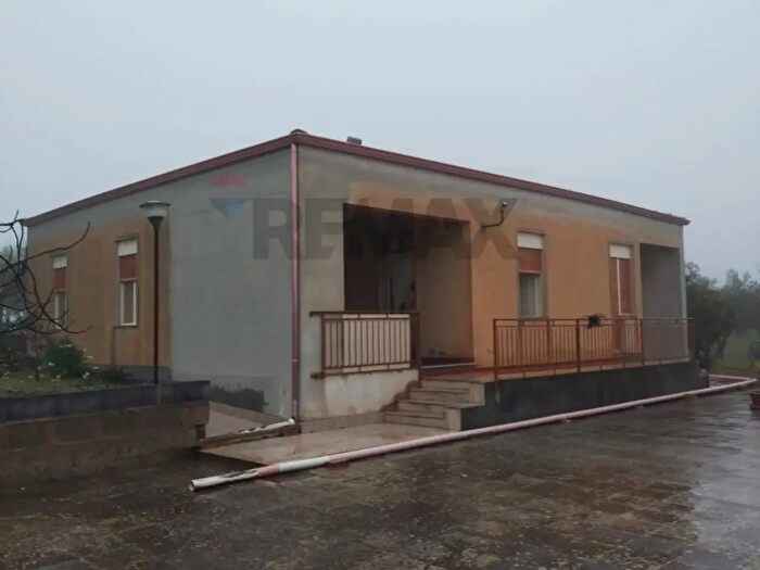 Casa con 6 locali in vendita in Contrada Camemi, Piazza Armerina