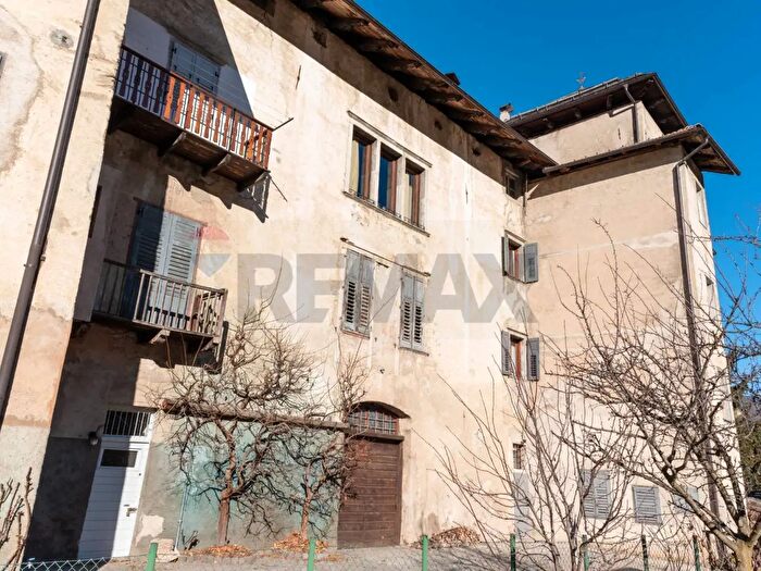 Appartamento con 6 locali in vendita in Via Nazionale, Croviana