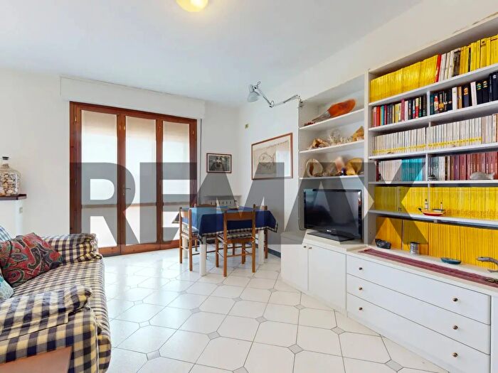 Appartamento quadrilocale in vendita in Via Nicola Pisano, Viareggio