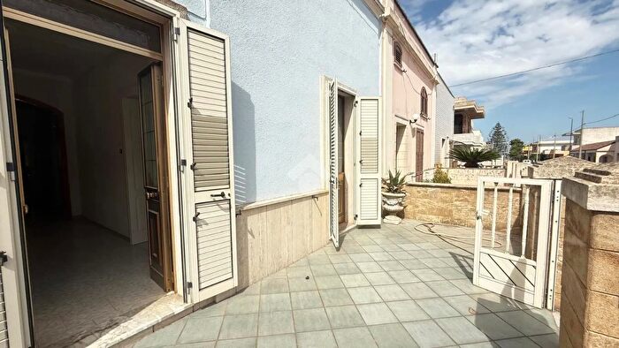 Casa trilocale in vendita in Via Lucania, Racale