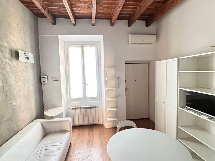 Appartamento bilocale in affitto in Via Jacopo Dal Verme, Isola, Milano